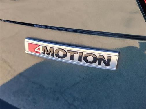 Photo 5 of 29 of 2019 Volkswagen Tiguan 2.0T SE
