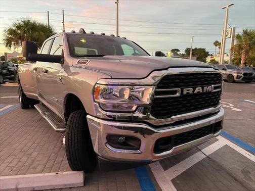 2022 RAM 3500 Big Horn Crew Cab 4x4 8' Box