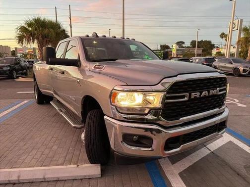 2022 RAM 3500 Big Horn Crew Cab 4x4 8' Box