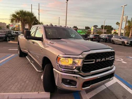 2022 RAM 3500 Big Horn Crew Cab 4x4 8' Box