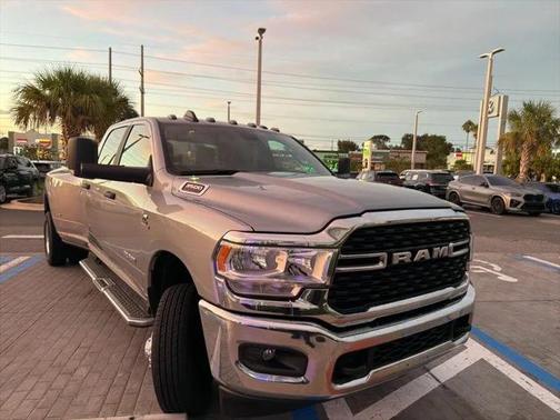 2022 RAM 3500 Big Horn Crew Cab 4x4 8' Box