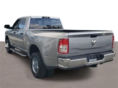 2022 RAM 3500 Big Horn Crew Cab 4x4 8' Box