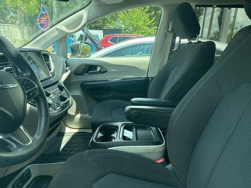 Granite Crystal Metallic Clearcoat 2021 Chrysler Pacifica Touring