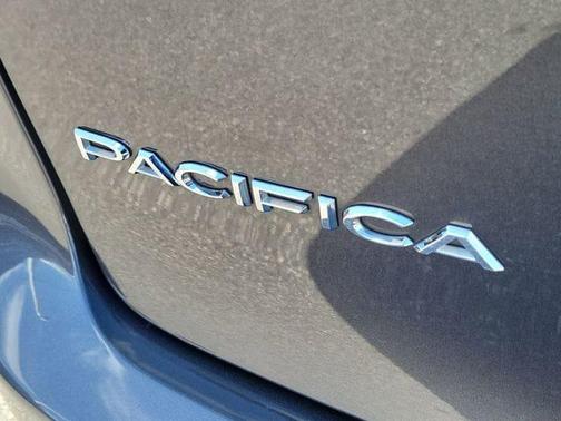 Granite Crystal Metallic Clearcoat 2021 Chrysler Pacifica Touring