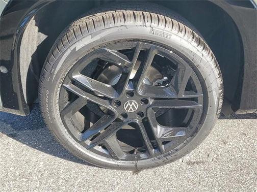 2025 Volkswagen Tiguan 2.0T SE R-Line Black