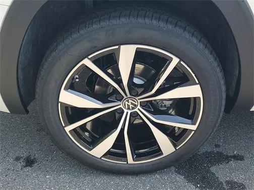 2025 Volkswagen Atlas 2.0T SEL Premium R-Line 4MOTION