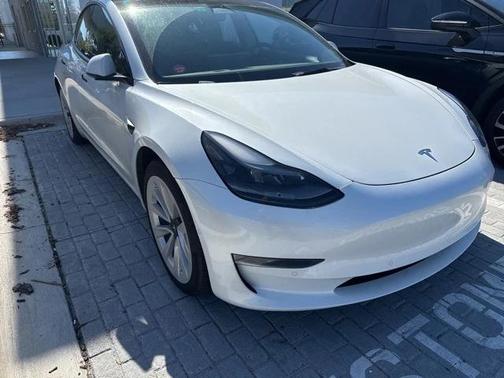 2022 Tesla Model 3 Standard Range