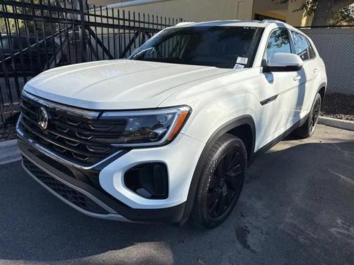 2025 Volkswagen Atlas Cross Sport 2.0T SE w/Technology 4MOTION