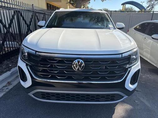 2025 Volkswagen Atlas Cross Sport 2.0T SE w/Technology 4MOTION