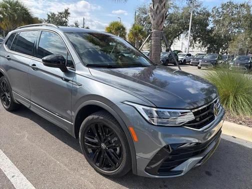 2022 Volkswagen Tiguan 2.0T SE R-Line Black