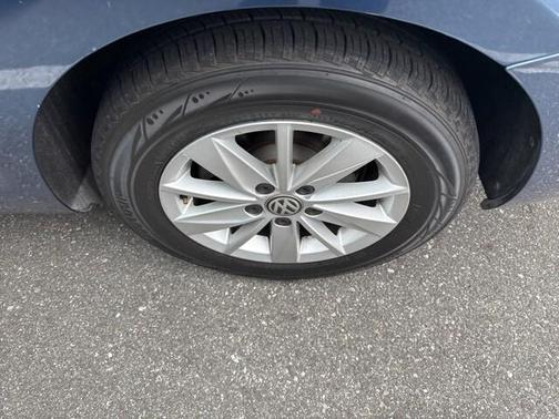 2016 Volkswagen Golf SportWagen TSI S 4-Door