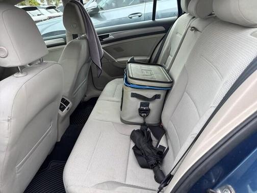 2016 Volkswagen Golf SportWagen TSI S 4-Door