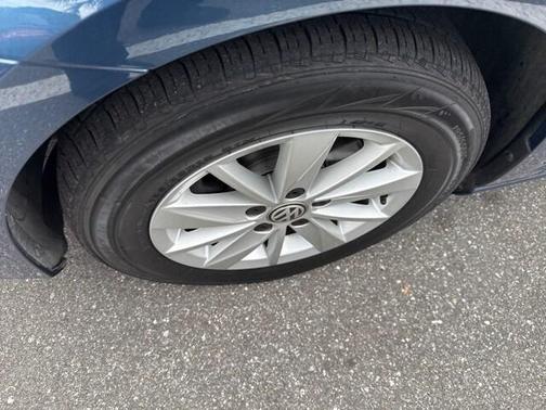 2016 Volkswagen Golf SportWagen TSI S 4-Door