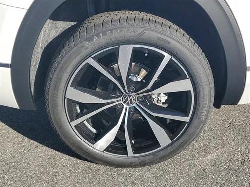 2026 Volkswagen Atlas 2.0T SEL Premium R-Line 4MOTION