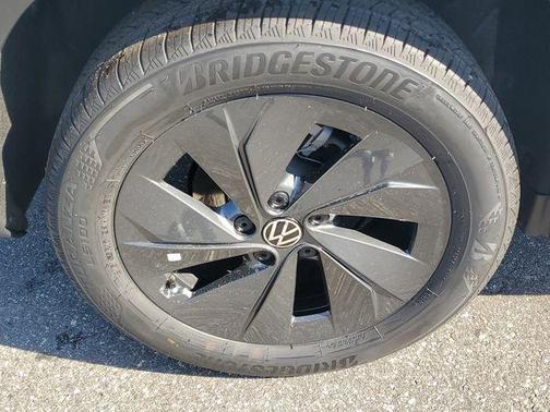 Platinum Gray 2026 Volkswagen Taos S