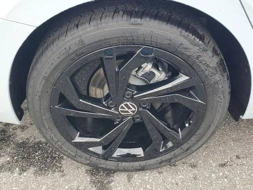 Gray 2026 Volkswagen Jetta 1.4T SE