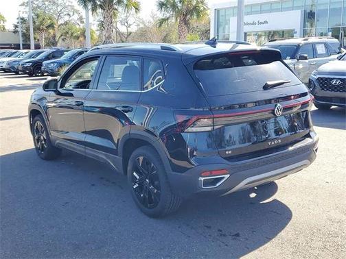 2025 Volkswagen Taos 1.5T SE