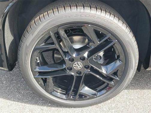 2025 Volkswagen Tiguan 2.0T SE R-Line Black