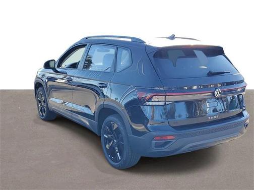 2026 Volkswagen Taos SE Black
