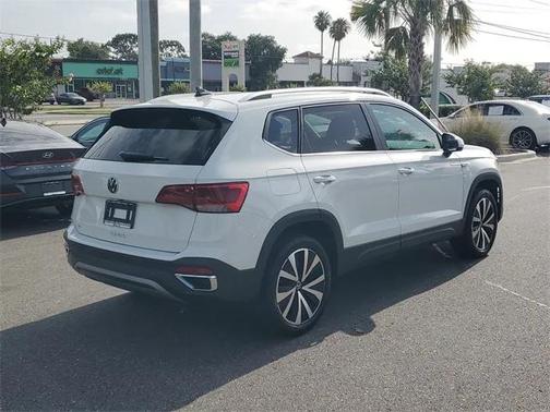 2024 Volkswagen Taos 1.5T SE