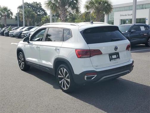 2024 Volkswagen Taos 1.5T SE