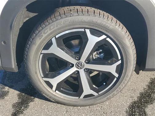 2026 Volkswagen Tiguan 2.0T SE