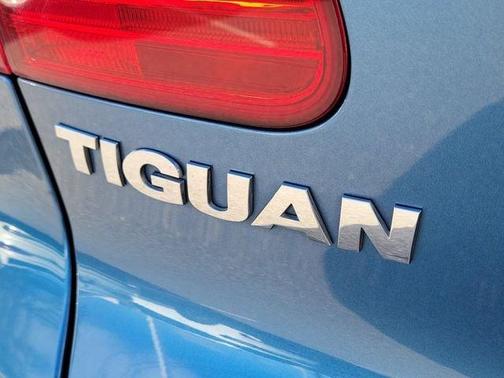 Pacific Blue Metallic 2017 Volkswagen Tiguan 2.0T S 4MOTION