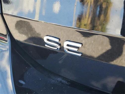 2025 Volkswagen Taos 1.5T SE Black