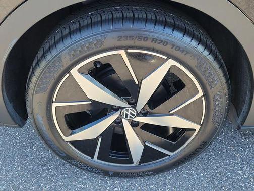 Deep Black 2023 Volkswagen ID.4 S