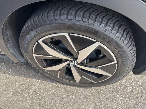 Deep Black 2023 Volkswagen ID.4 S