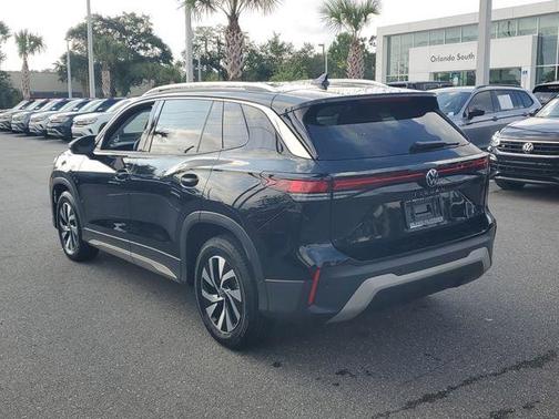 Deep Black 2025 Volkswagen Tiguan 2.0T S