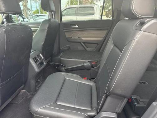 2022 Volkswagen Atlas 3.6L SE w/Technology