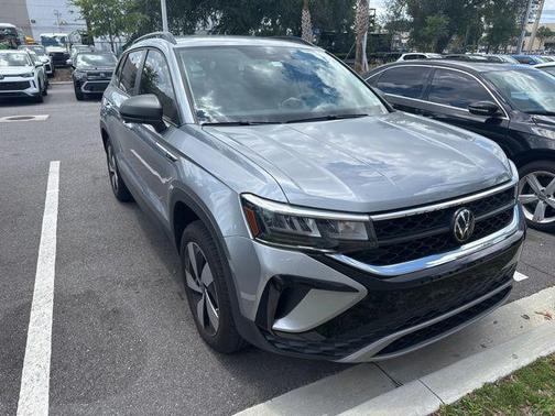 Platinum Gray Metallic 2022 Volkswagen Tiguan 2.0T SE