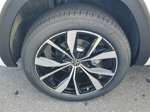 2026 Volkswagen Atlas Cross Sport 2.0T SEL Premium