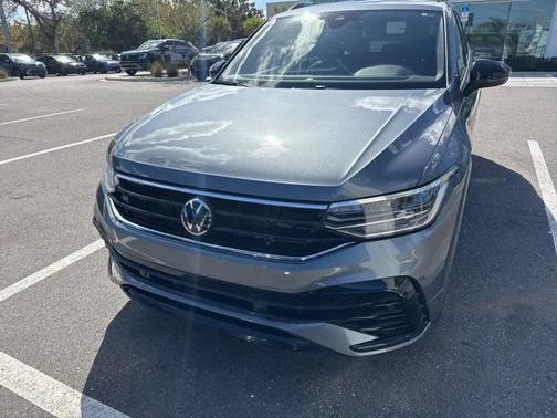 2022 Volkswagen Tiguan 2.0T SE R-Line Black