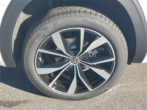 2026 Volkswagen Atlas 2.0T SEL Premium R-Line 4MOTION