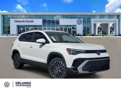 Pure White 2026 Volkswagen Taos SE