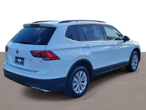 Pure White 2018 Volkswagen Tiguan 2.0T S