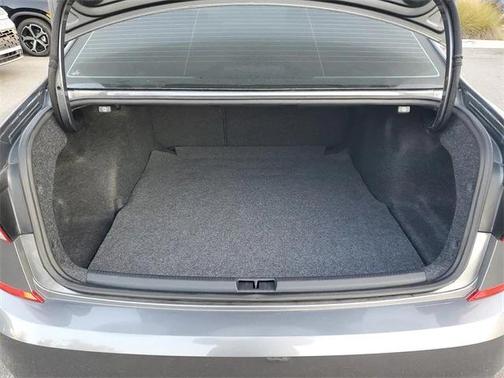 2022 Volkswagen Passat 2.0T R-Line