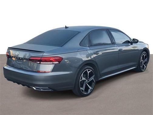 2022 Volkswagen Passat 2.0T R-Line