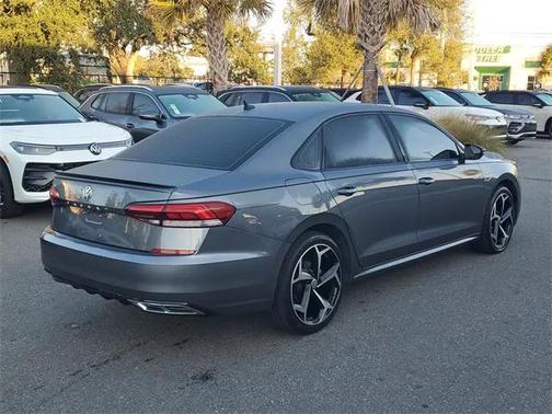 2022 Volkswagen Passat 2.0T R-Line