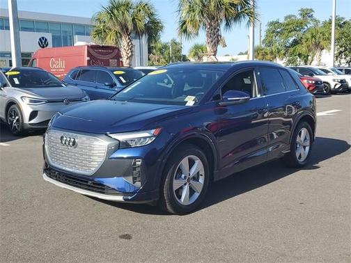 2022 Audi e-tron Premium Plus