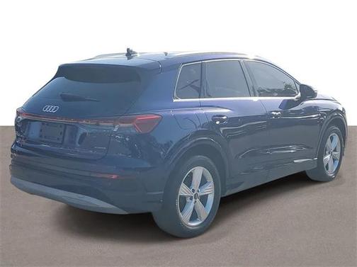 2022 Audi e-tron Premium Plus
