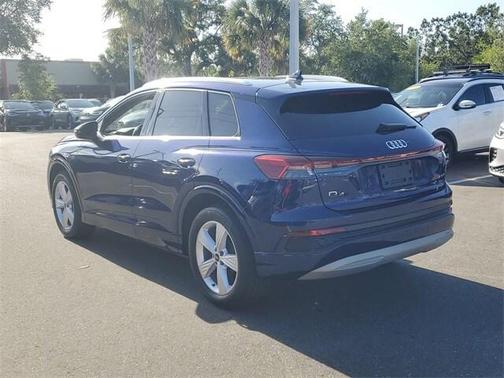 2022 Audi e-tron Premium Plus