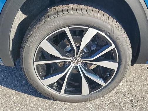 2026 Volkswagen Atlas Cross Sport 2.0T SEL Premium