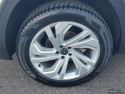 2022 Volkswagen Atlas 2.0T SE w/Technology