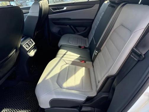 2024 Volkswagen Atlas Cross Sport 2.0T SEL