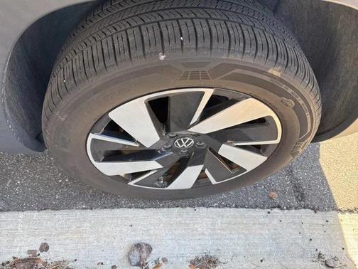 2024 Volkswagen Atlas Cross Sport 2.0T SEL