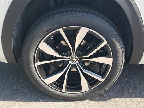2025 Volkswagen Atlas 2.0T SEL Premium R-Line 4MOTION