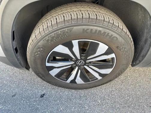 2024 Volkswagen Atlas 2.0T SE